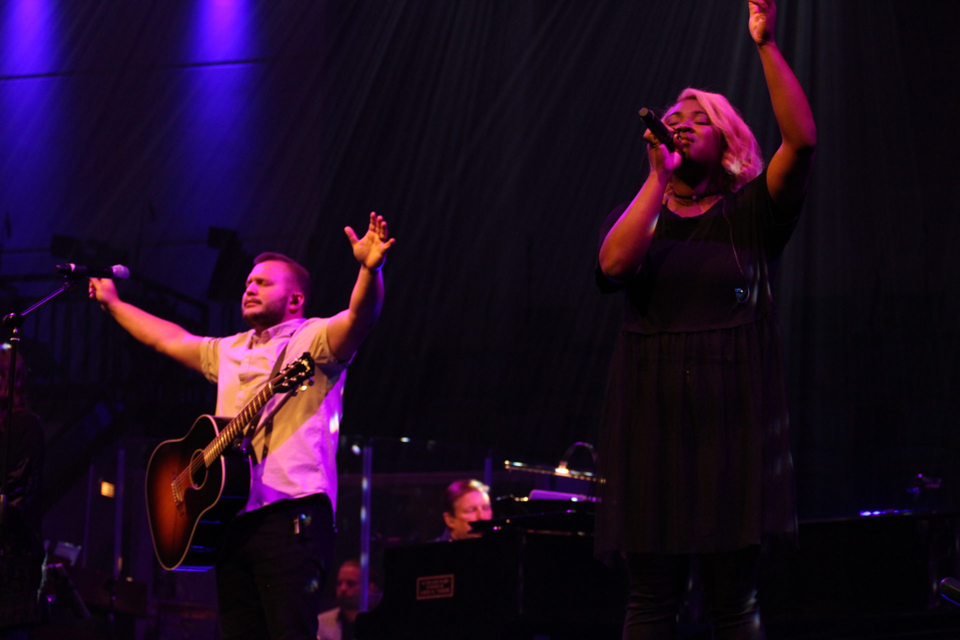 IMG_3329 Kainos worship blue